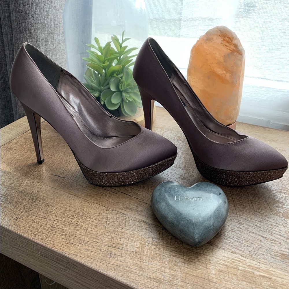 Women's high heels size 8.5